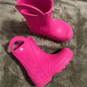 Crocs Toddler girl rain boots. Size C10. Good condition!